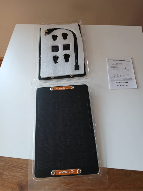 Komplet dwóch paneli solarnych
