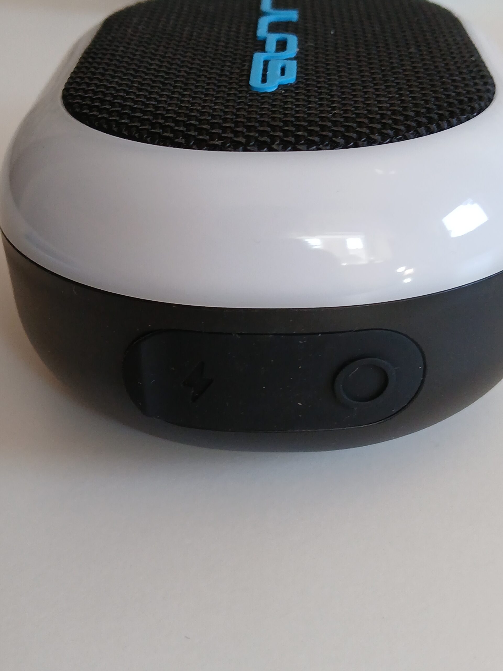 Głośnik bluetooth jlab pop party rgb magnes IPX5 - obrazek 4