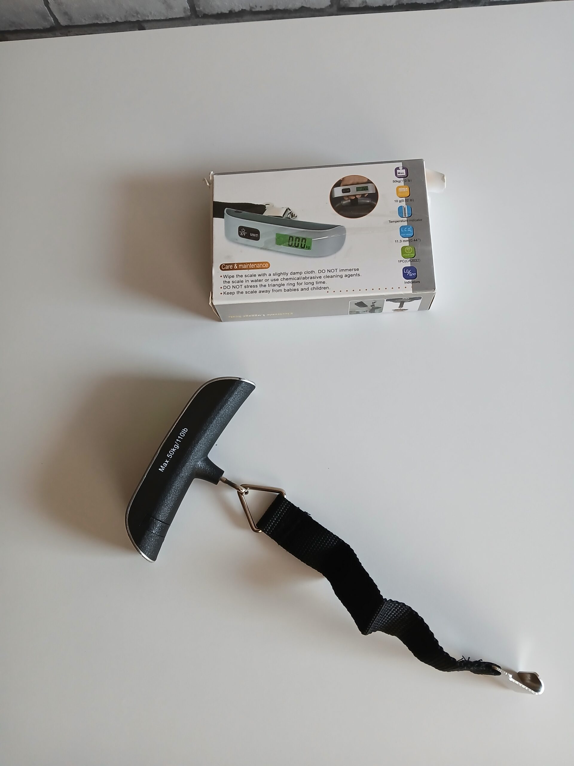 Cyfrowa waga bagażowa wisząca do walizek 50kg LCD podświetlana - obrazek 3