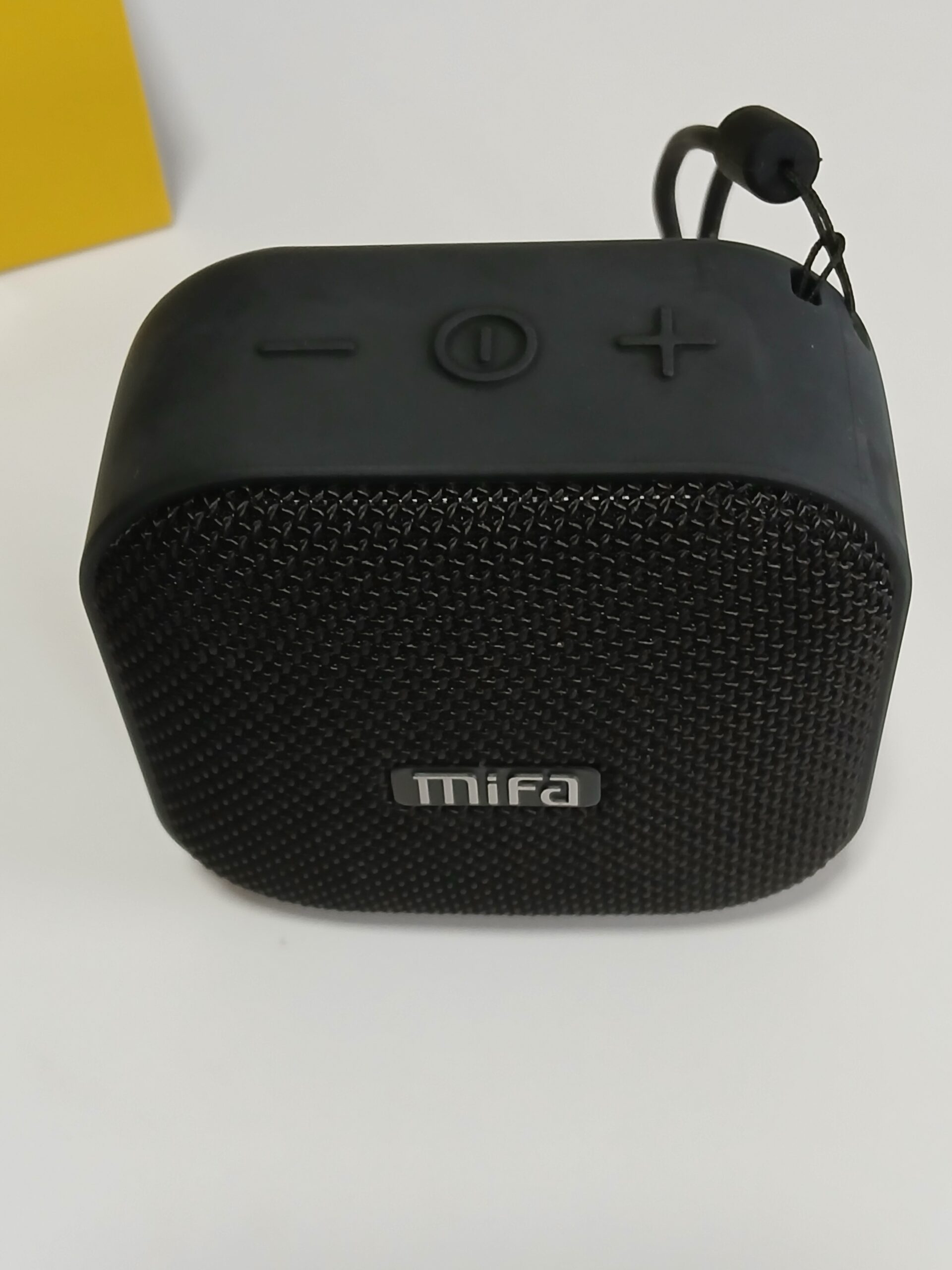 Głośnik bezprzewodowy Bluetooth MiFa A1 czarny MicroSD AUX outdoor bas - obrazek 2
