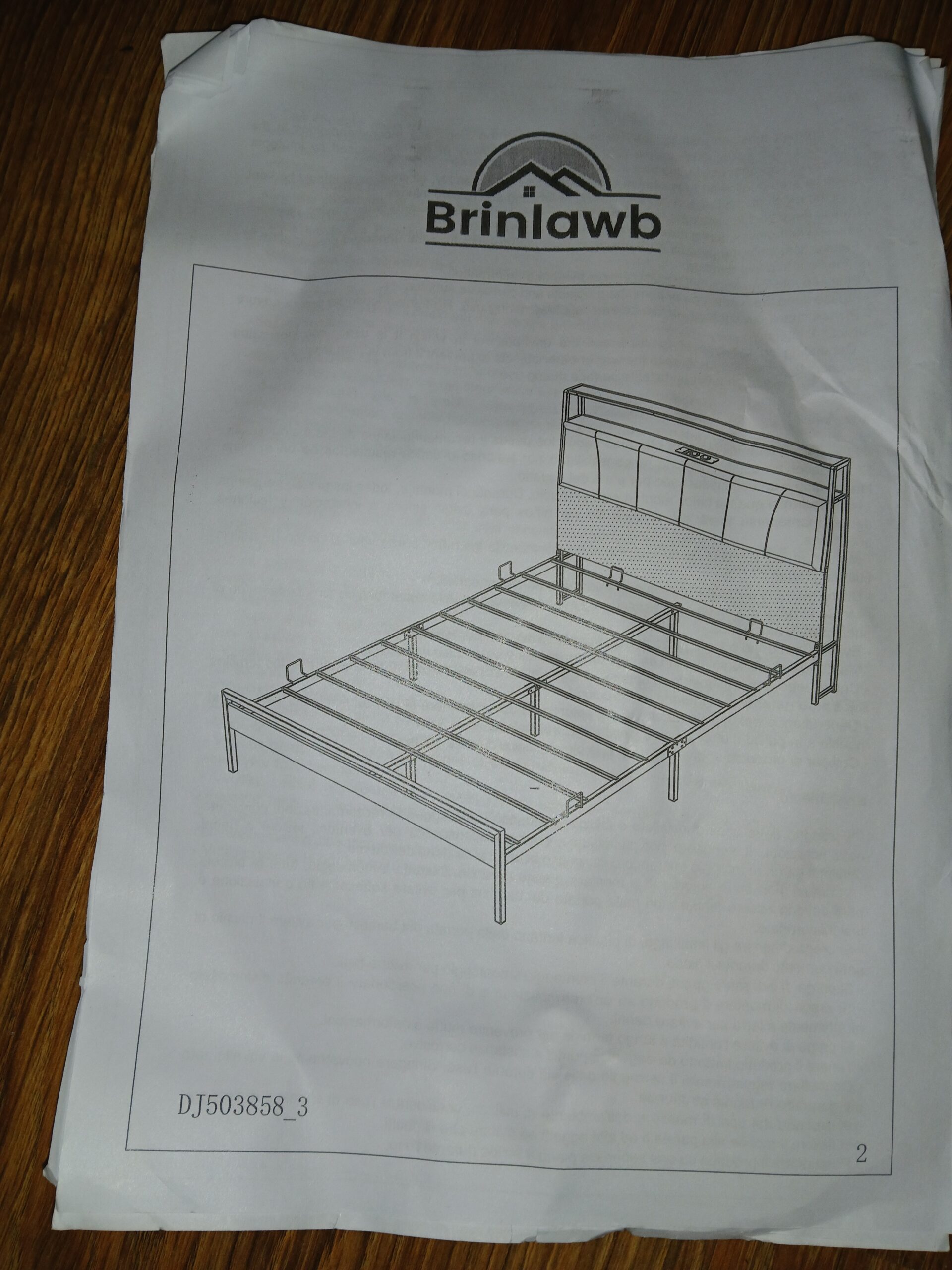 Łóżko metalowe Brinlawb 140x200 z tapicerowanym zagłówkiem i podświetleniem LED / USB - obrazek 7