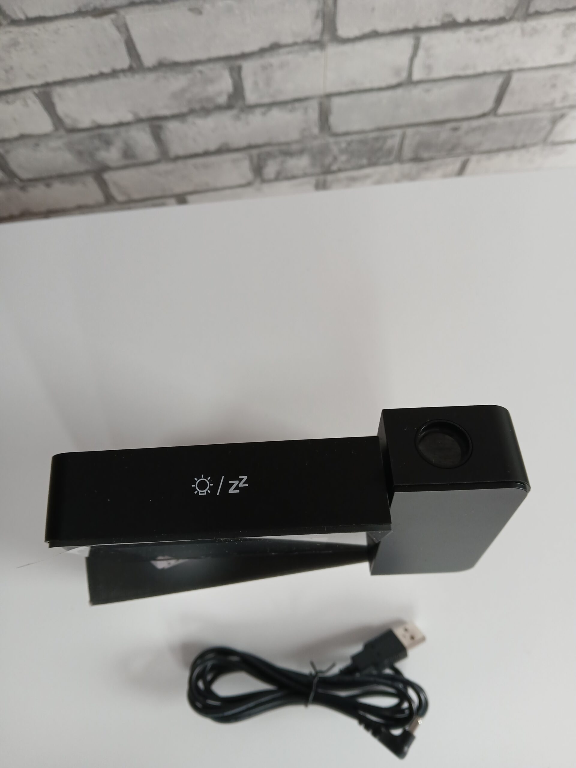 Budzik cyfrowy z projektorem FJ3531 stacja pogody ładowarka USB czarny - obrazek 2