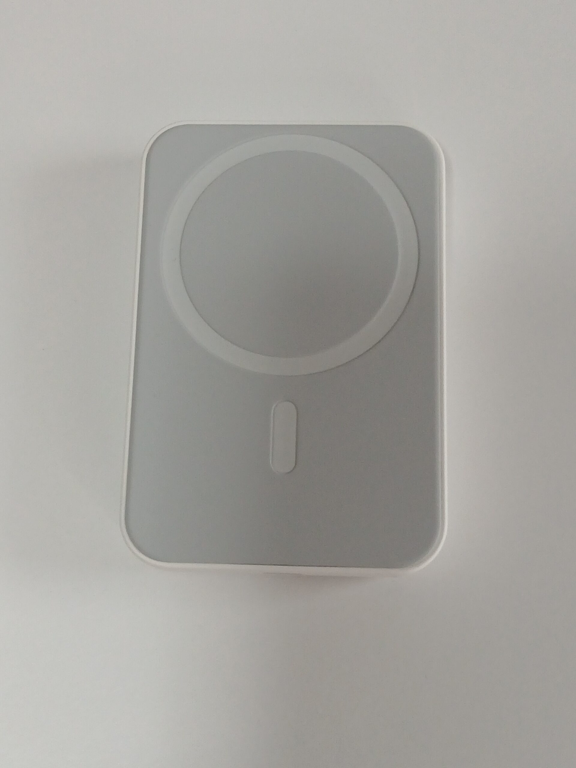 Magnetyczny powerbank bezprzewodowy MagSafe 15W - obrazek 2