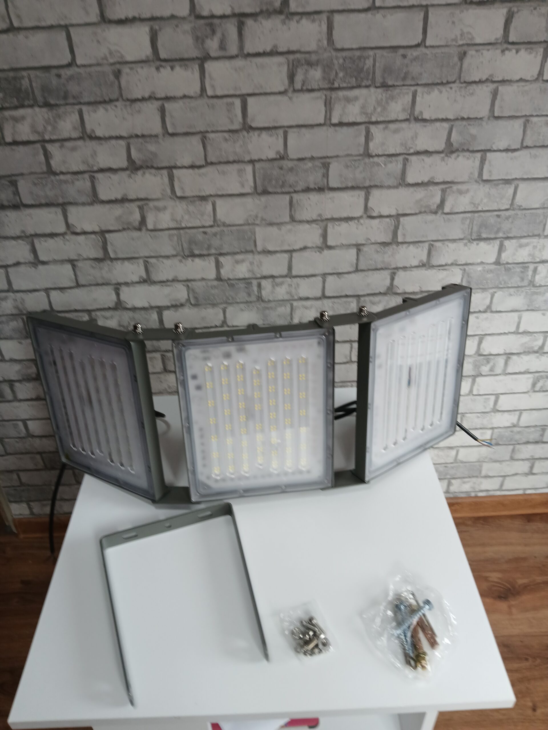 Naświetlacz LED Stasun 600W (3x200W) halogen zewnętrzny IP66 - obrazek 2