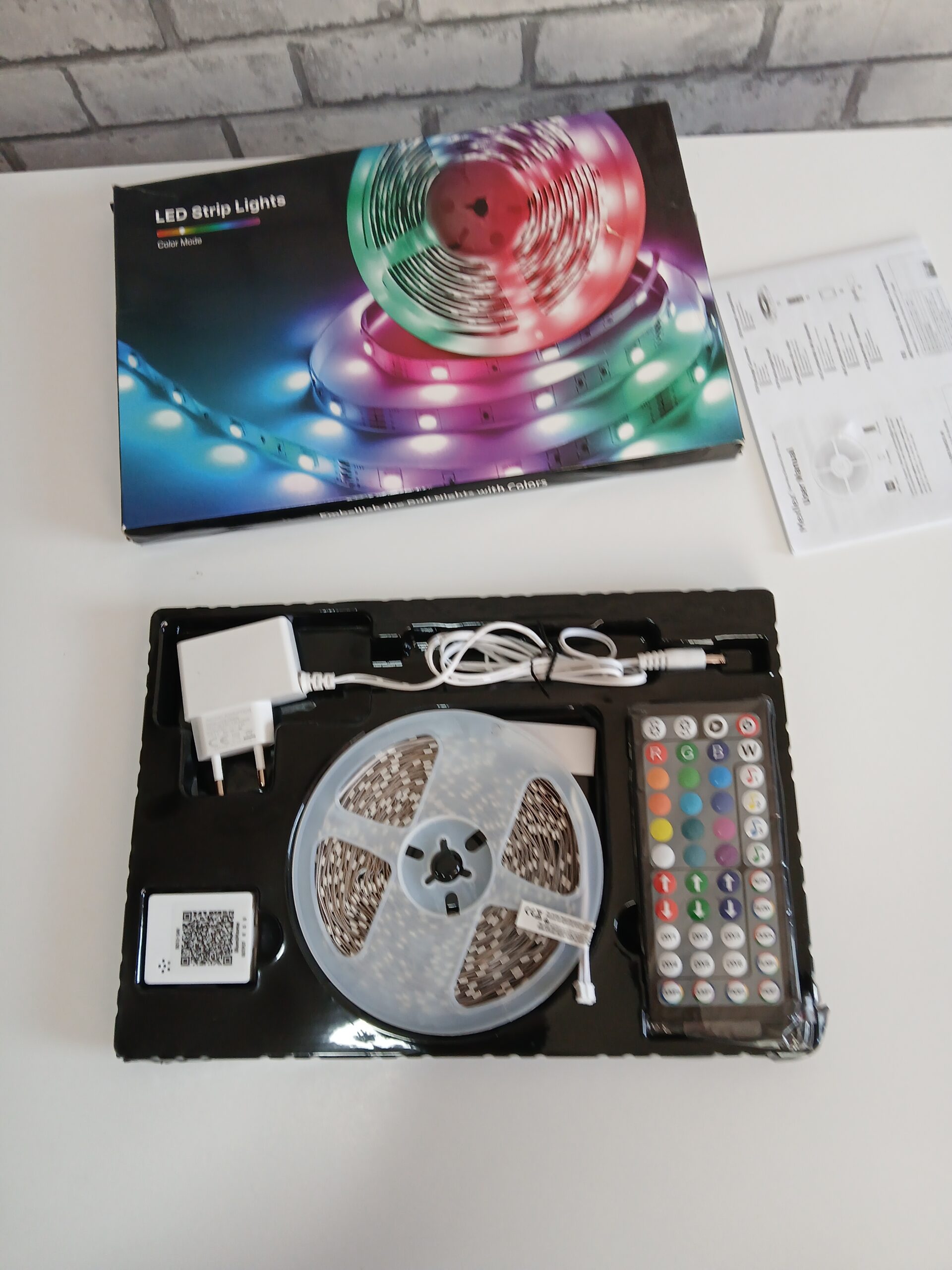 Taśma LED RGB 10m zestaw z pilotem zasilacz Light-002