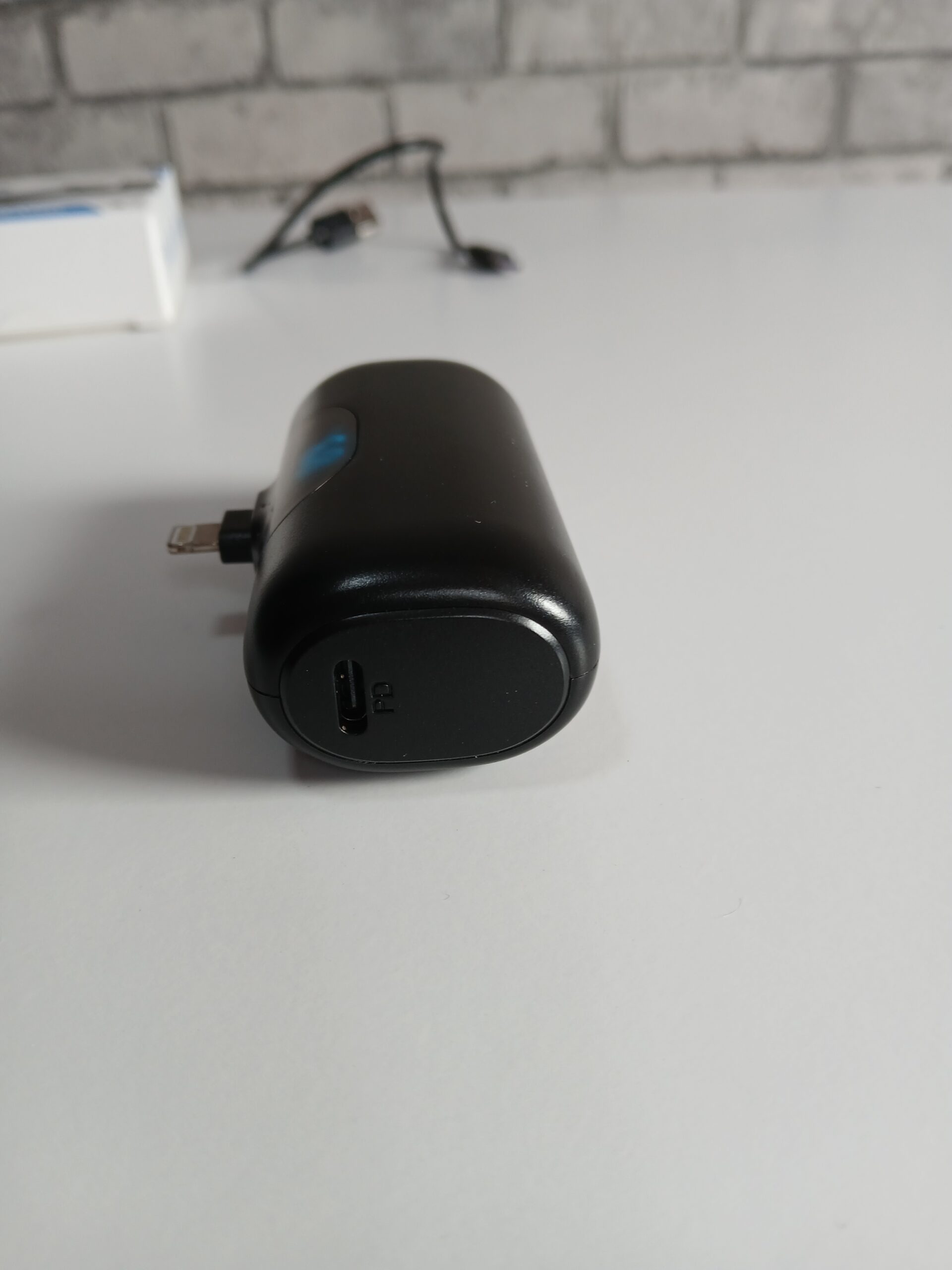 Przenośny mini powerbank wtykowy do iPhone / Lightning 5500mAh - obrazek 4