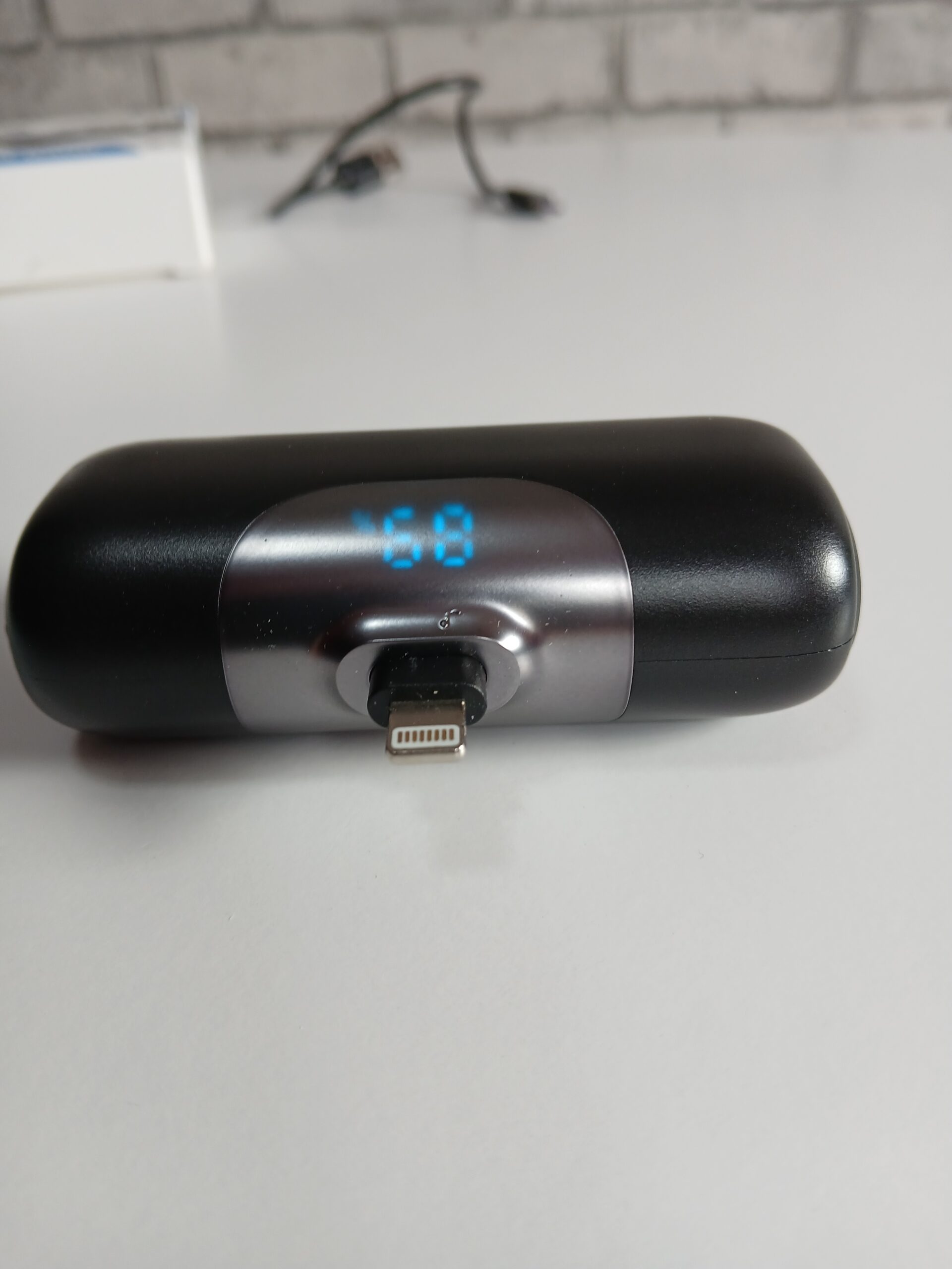 Przenośny mini powerbank wtykowy do iPhone / Lightning 5500mAh - obrazek 5